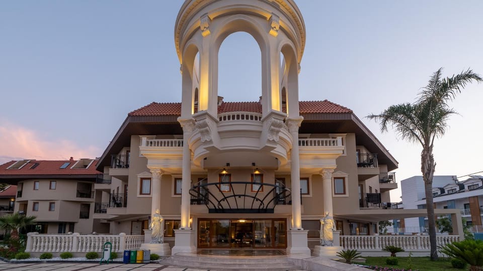 Property building, Facade/entrance