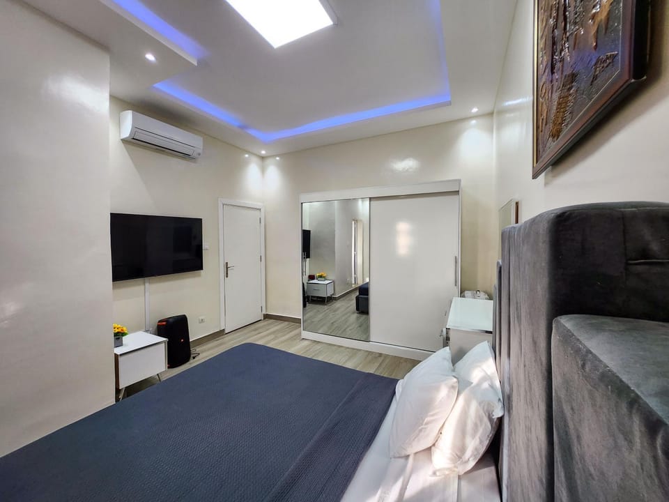 Bed, TV and multimedia, Bedroom, air conditioner