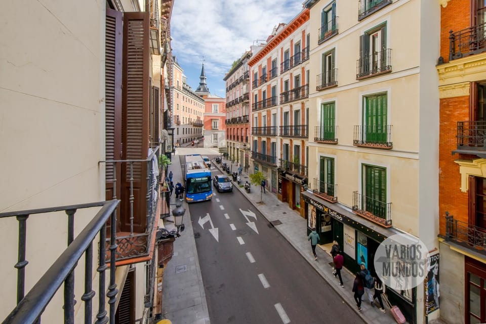 Neighbourhood, Street view