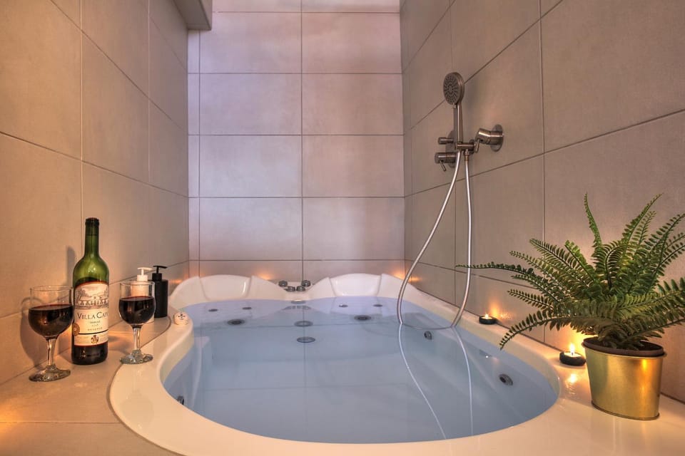 Hot Tub, Hot Tub, Bathroom, Bath