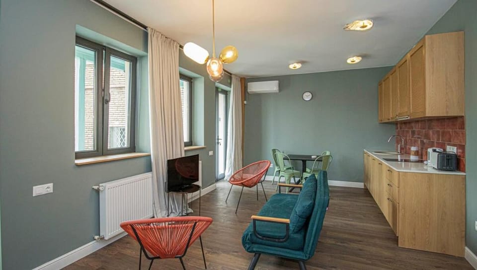 Chic Abanotubani Apt - Prime Location - By Wehost Apartment in Tbilisi, Georgia