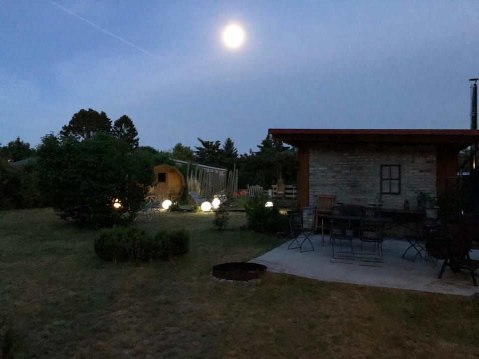 Night, BBQ facilities, Sauna, Garden view