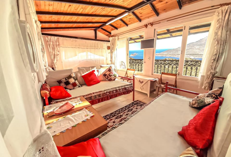 Bed, Natural landscape, View (from property/room), Balcony/Terrace, Living room, Photo of the whole room, Seating area, Bedroom