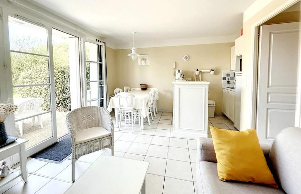 "MOULIN VERT RIVAGE" Maison, 6 personnes, au coeur du golf, village vacances, accès piscines gratuit Bed and Breakfast in Talmont-Saint-Hilaire
