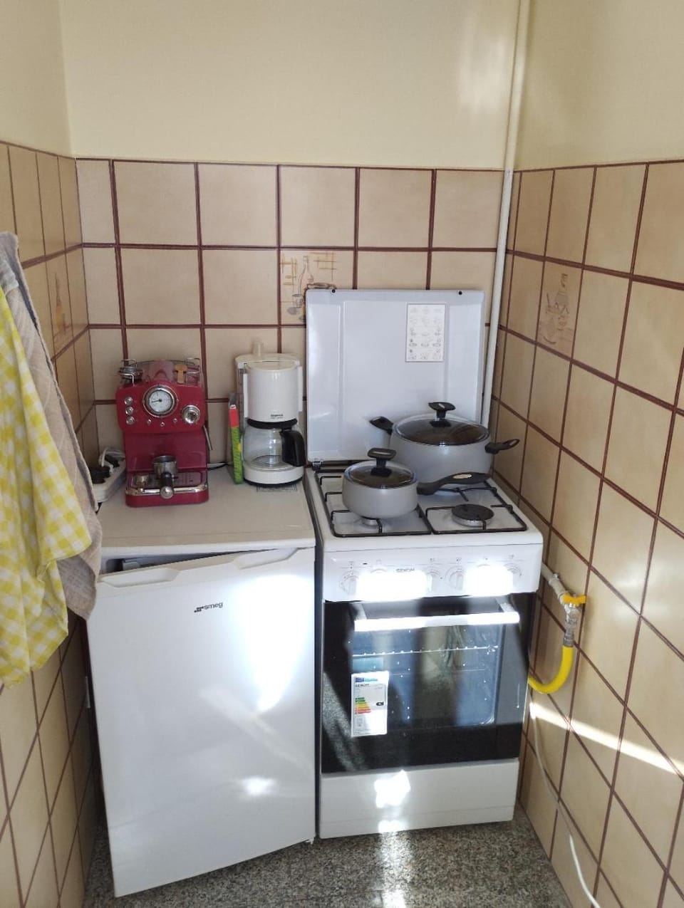 Kitchen or kitchenette, pet friendly, stove, toaster