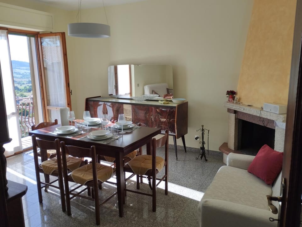 Seating area, Dining area