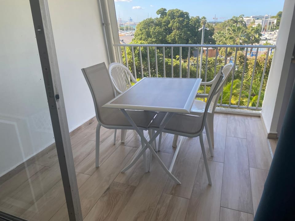 View (from property/room), Balcony/Terrace, Dining area