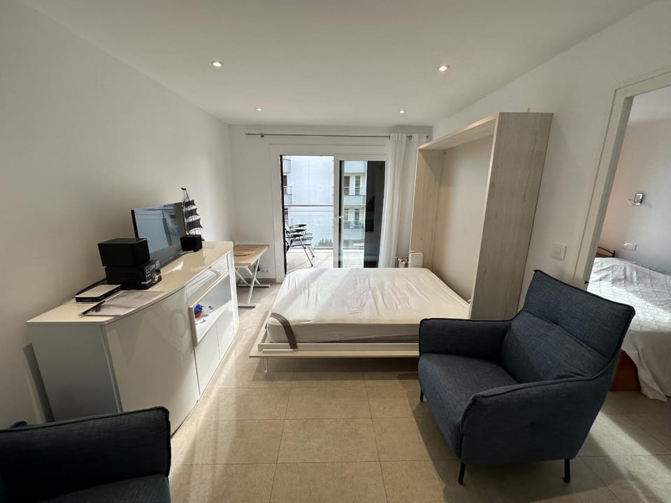 Communal lounge/ TV room, Living room