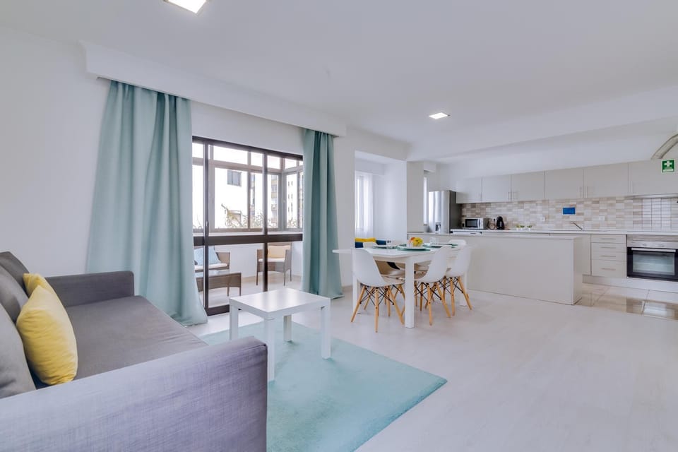 Living room, Dining area, kitchen