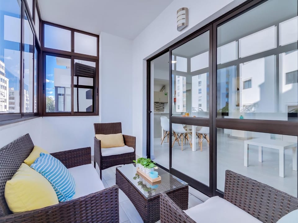 Patio, Living room, Seating area, Dining area