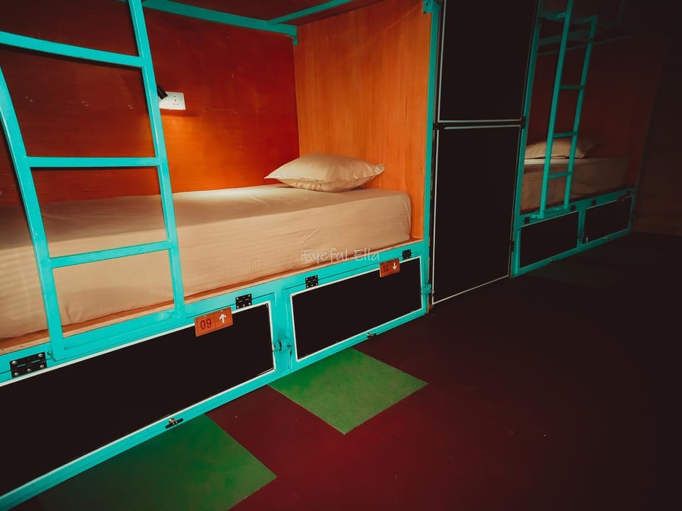 Bed, Bedroom, bunk bed