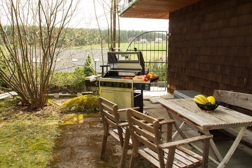 BBQ facilities, Balcony/Terrace, Garden view