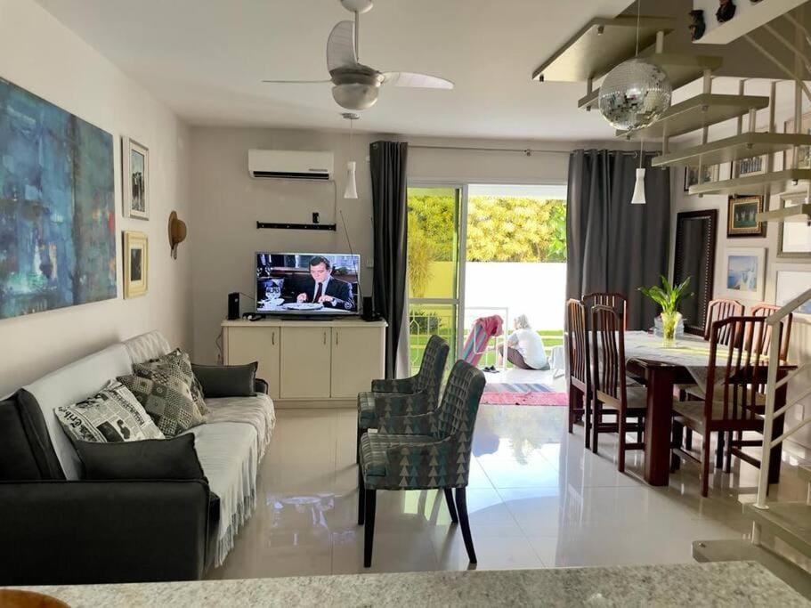 Casa Charmosa a Passos da Praia Villa in Florianopolis