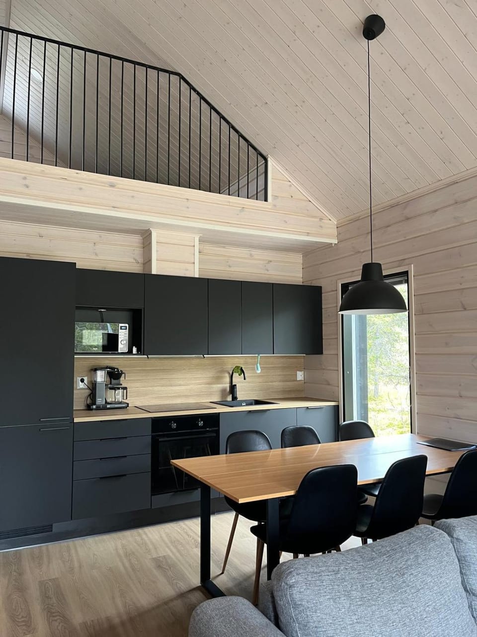 Dining area, kitchen