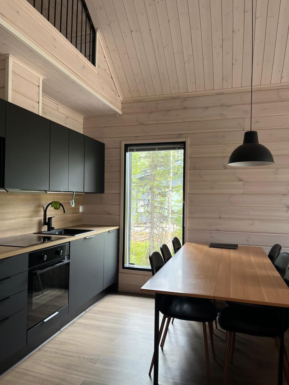Dining area, kitchen