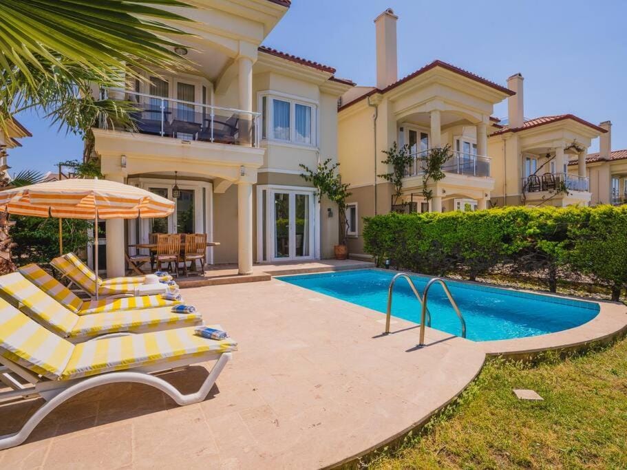 Çalış'ta Denize Sıfır 10 Kişilik Villa Starfish 3 Villa in Fethiye