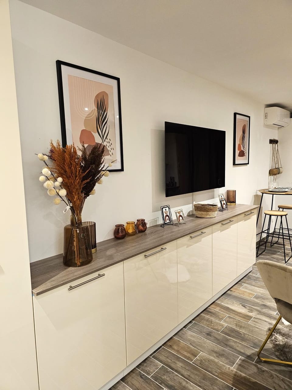 Communal lounge/ TV room, TV and multimedia, Living room, Seating area