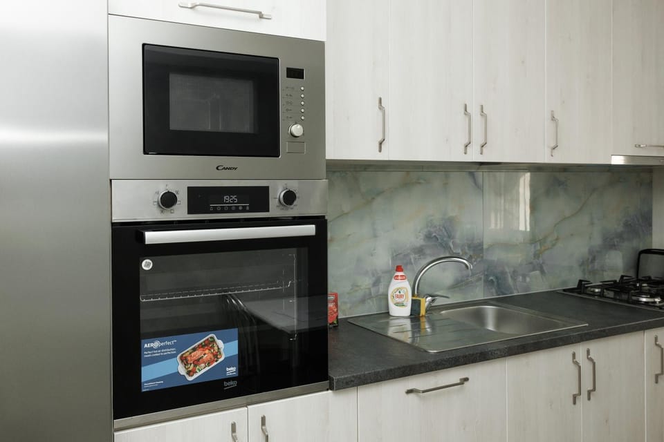 Kitchen or kitchenette, minibar, oven, pet friendly, stove, toaster