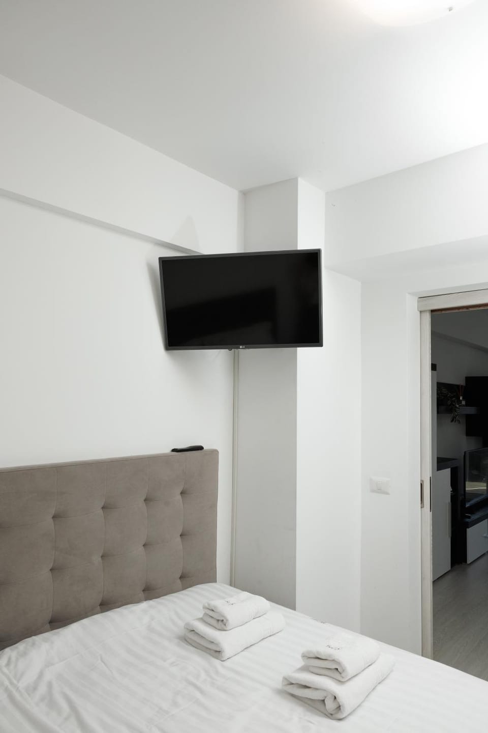 Communal lounge/ TV room, Bed, TV and multimedia, Photo of the whole room, Evening entertainment, Bedroom, towels