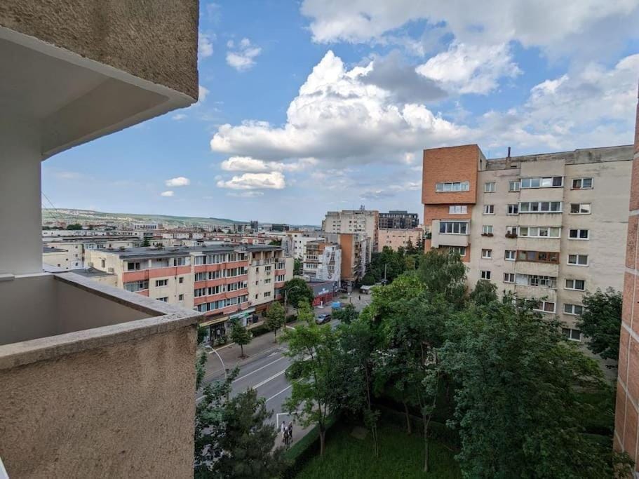 City view, Street view