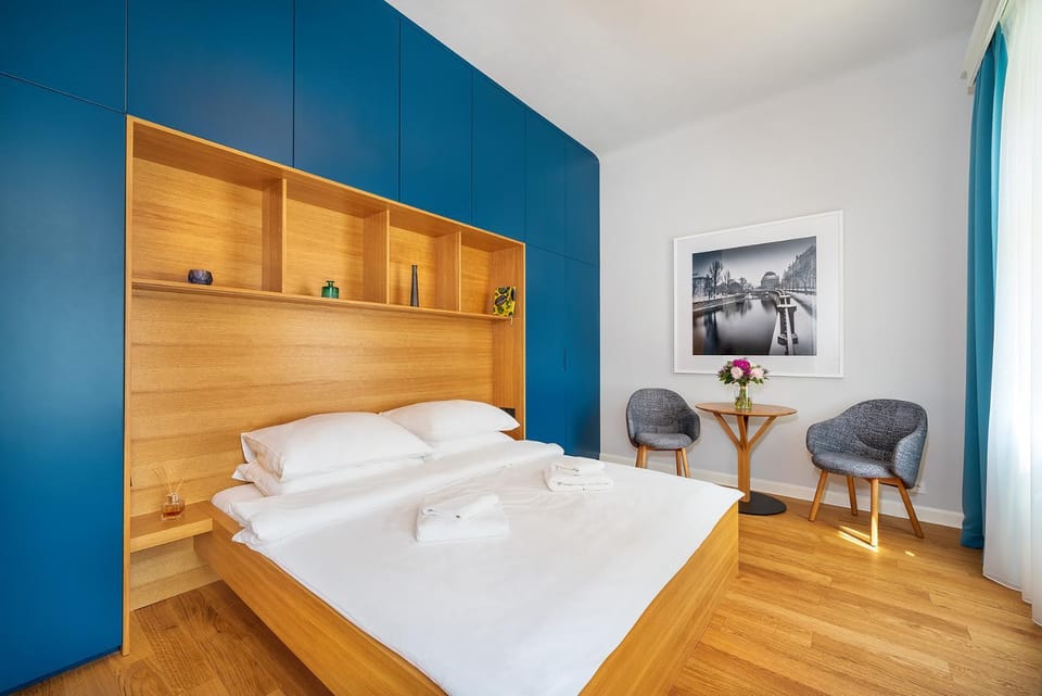 Bed, Photo of the whole room, Bedroom, hair dresser, wardrobe