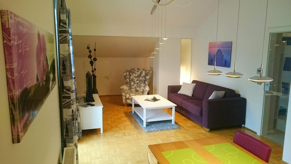 Living room, Photo of the whole room