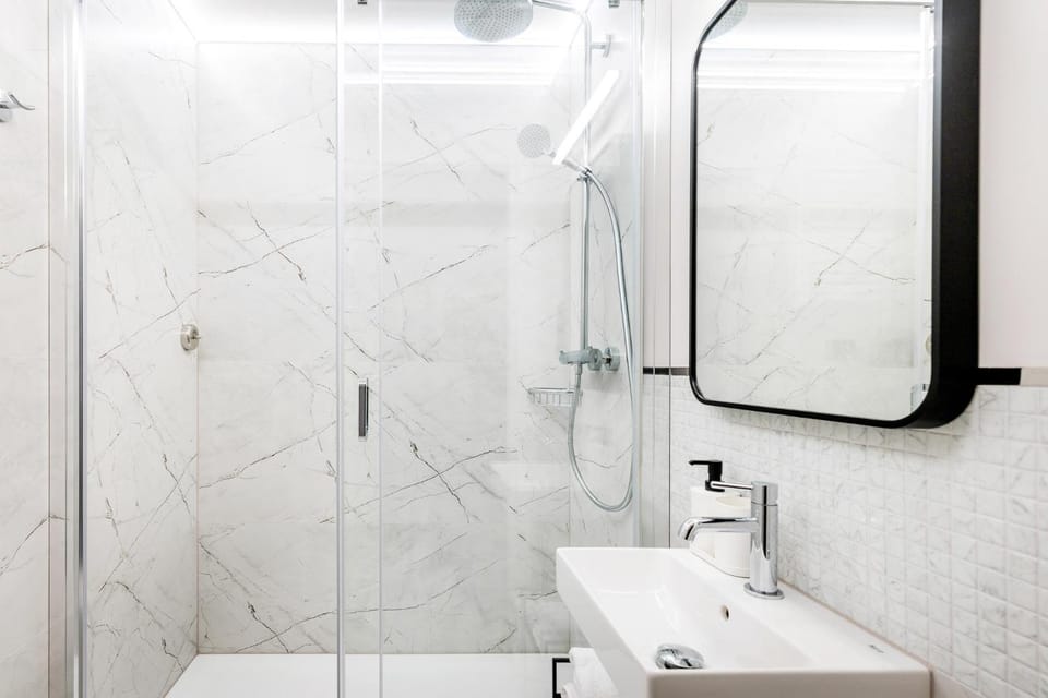 Shower, Bathroom, towels