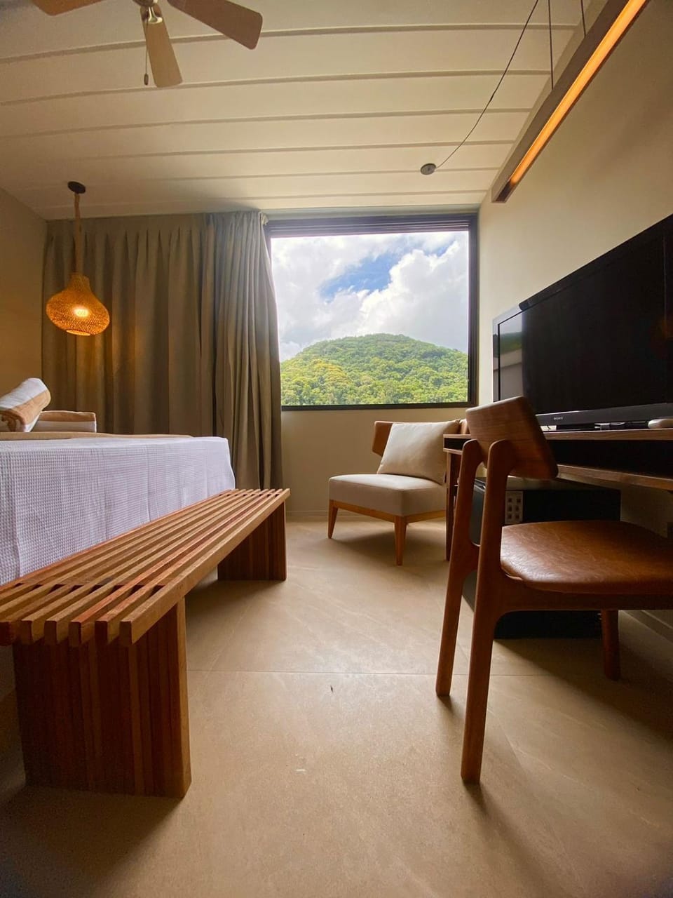 Bed, Natural landscape, TV and multimedia, Bedroom, Mountain view, hair dresser