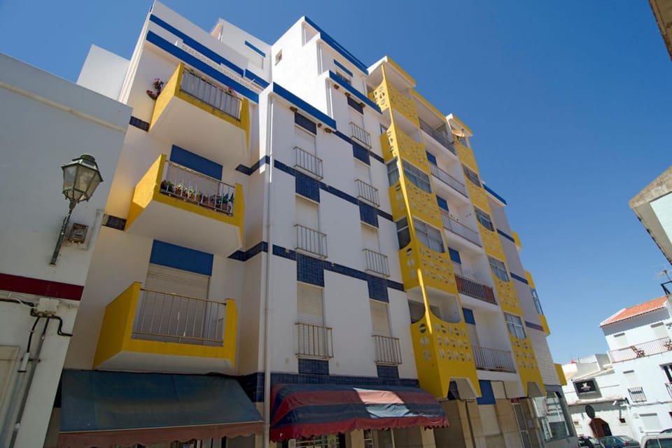 Property building, Facade/entrance, Off site