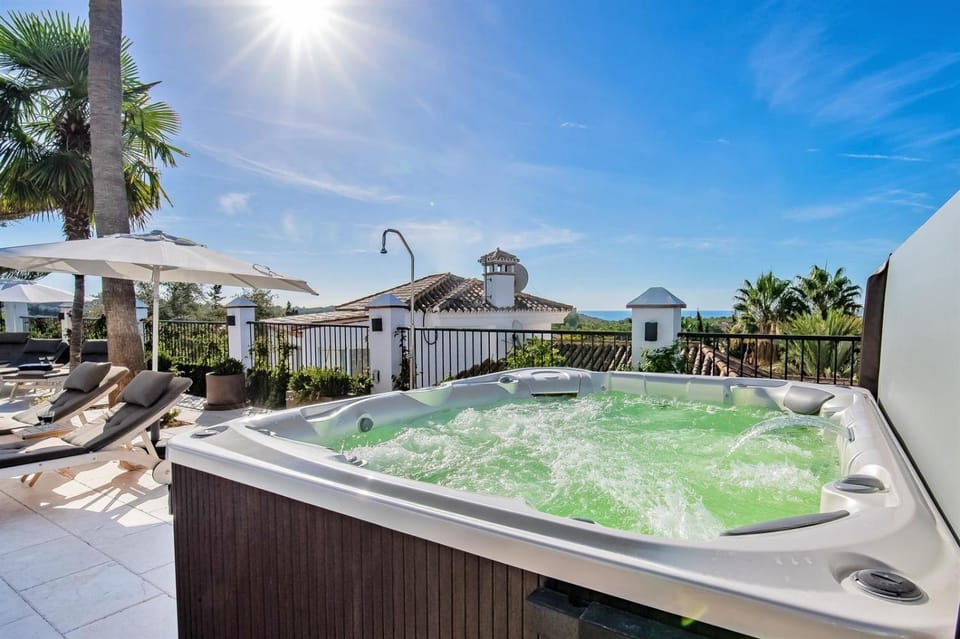 Hot Tub, Hot Tub