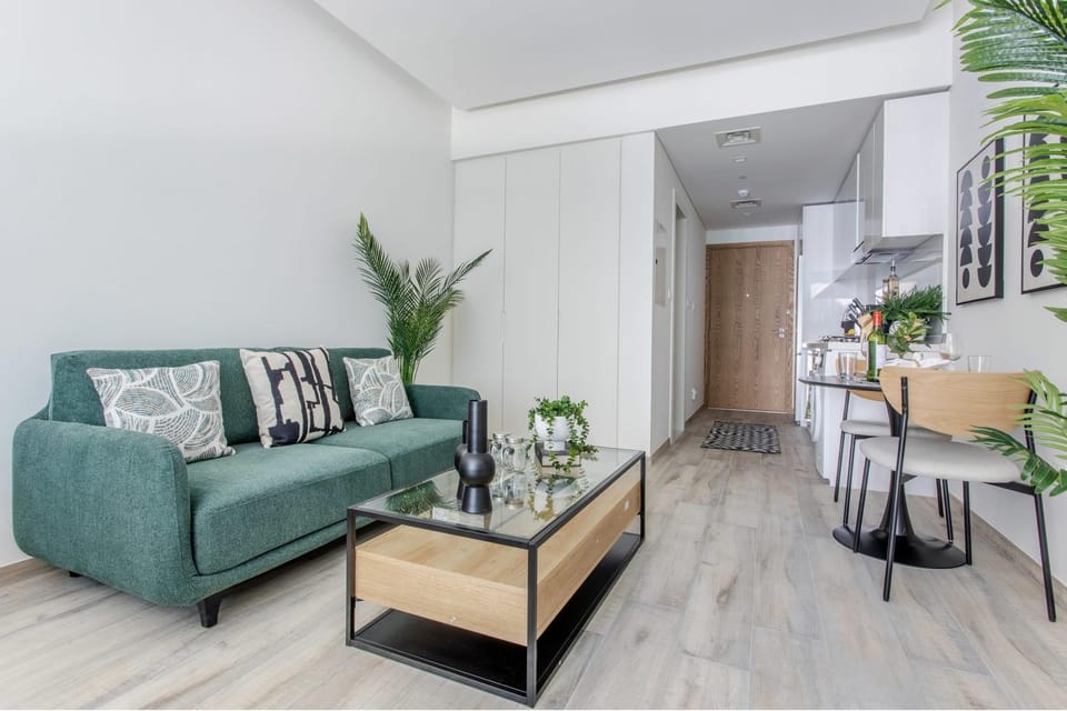 Frank Porter - Ahad Residences Apartment in Dubai