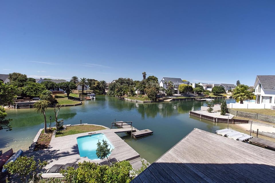 View (from property/room), Balcony/Terrace, Pool view