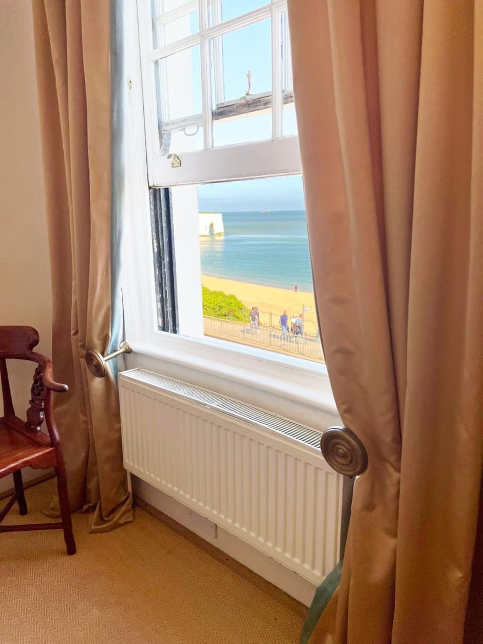 Natural landscape, View (from property/room), Living room, Seating area, Lake view, Sea view