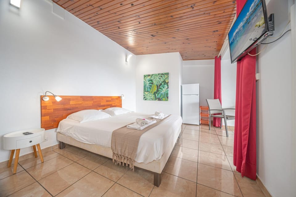 Bed, TV and multimedia