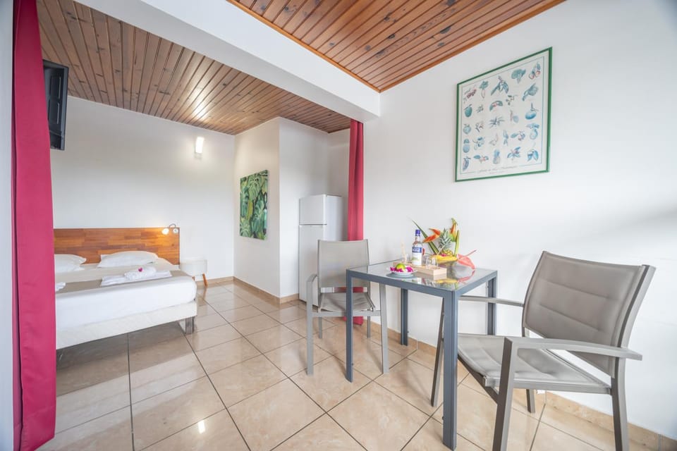 Bed, Living room, Bedroom