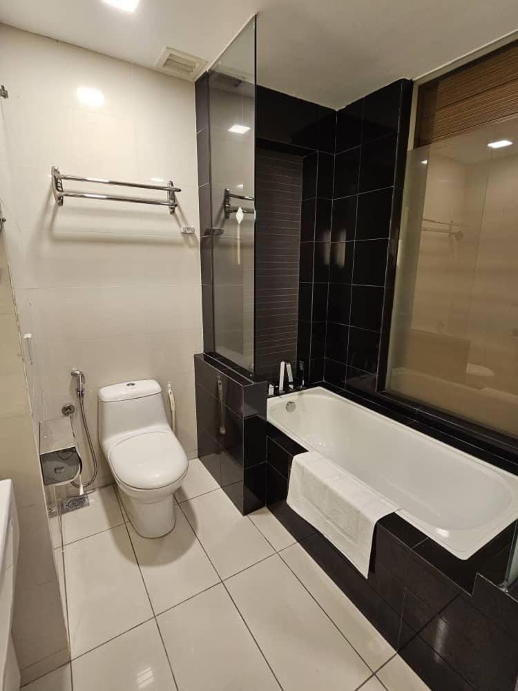 Toilet, Bathroom, Bath