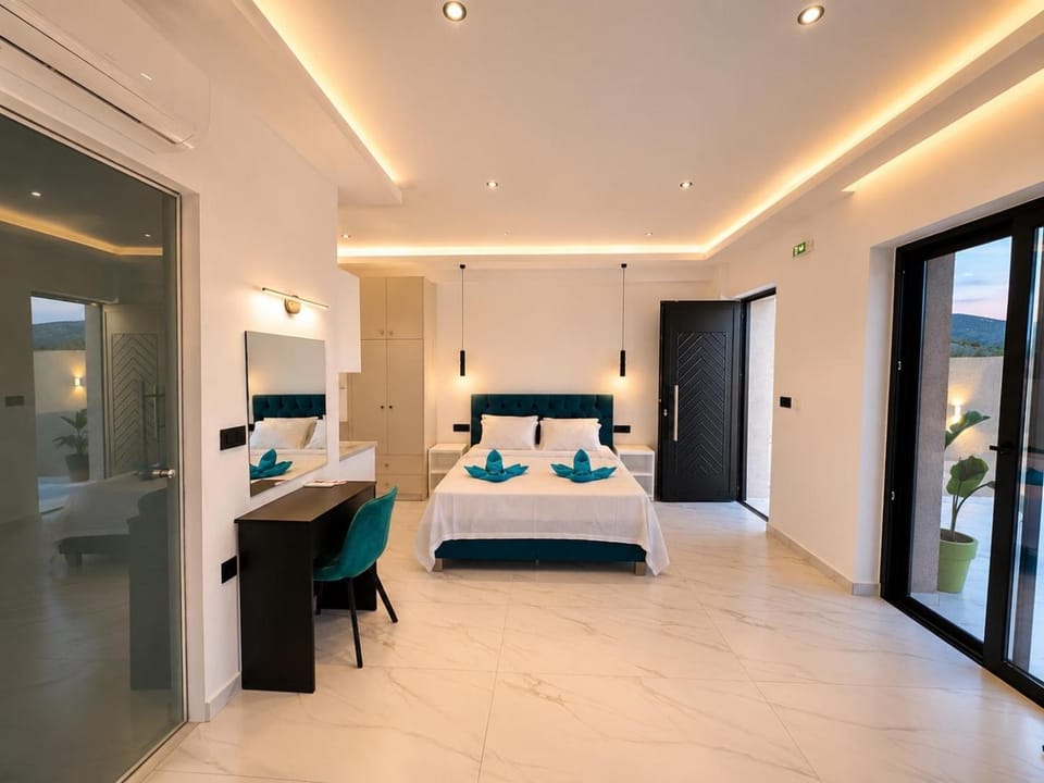 Central Luxury Rooms Apartment in Alikanas