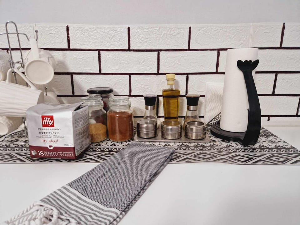 Coffee/tea facilities, Kitchen or kitchenette, Food and drinks, Breakfast, Drinks