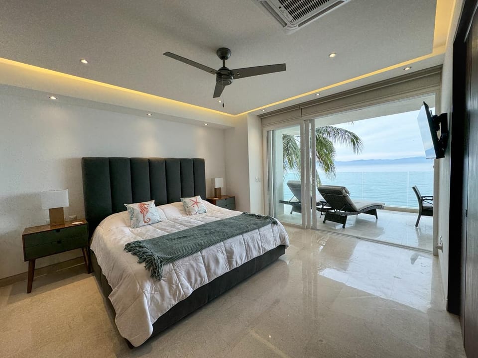 Bedroom, Sea view