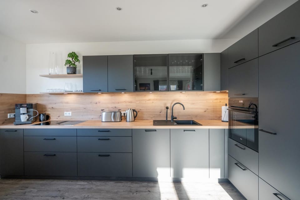 Coffee/tea facilities, Kitchen or kitchenette, dishwasher, pet friendly, stove, toaster, kitchen