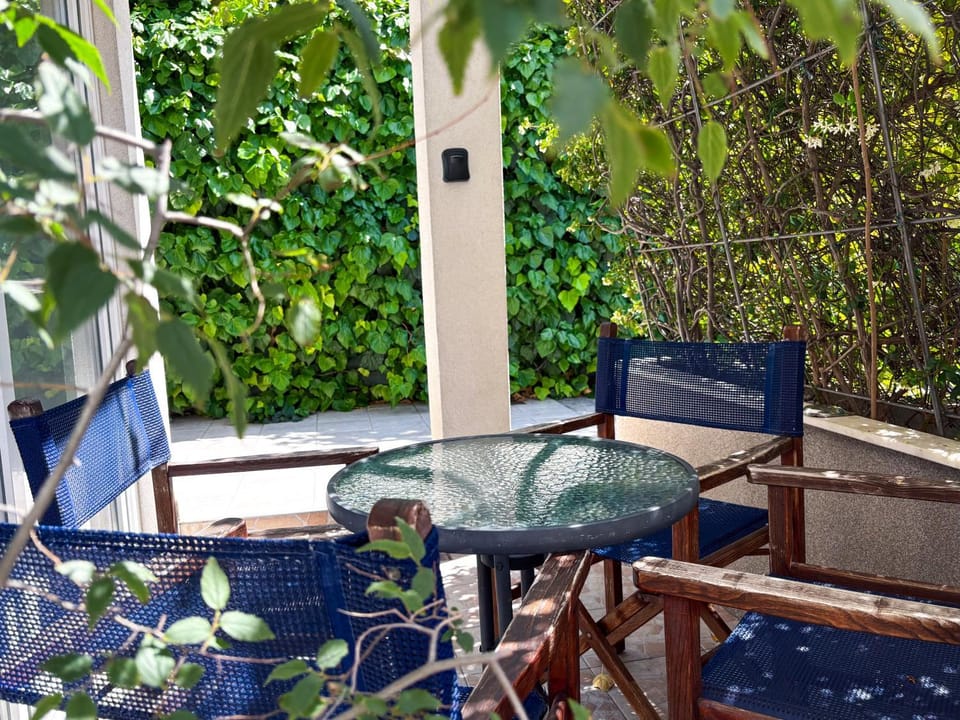 Patio, Seating area