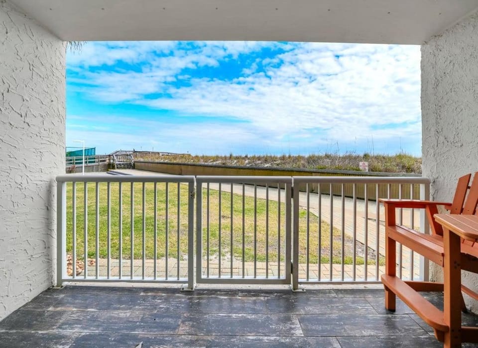Holiday Surf and Racquet Unit 101 House in Destin