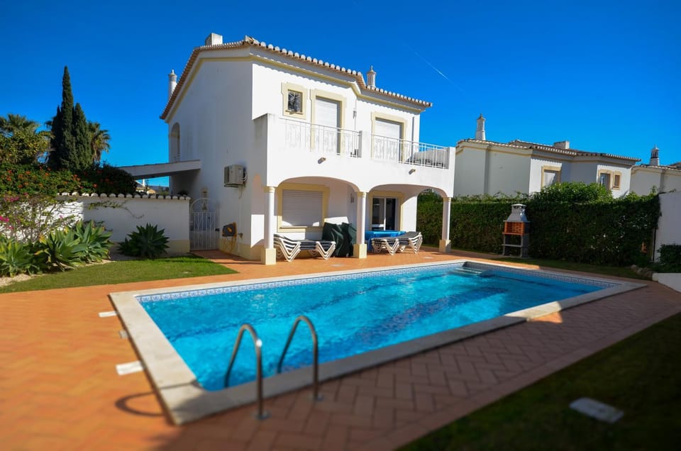 Property building, Pool view, Swimming pool, sunbed