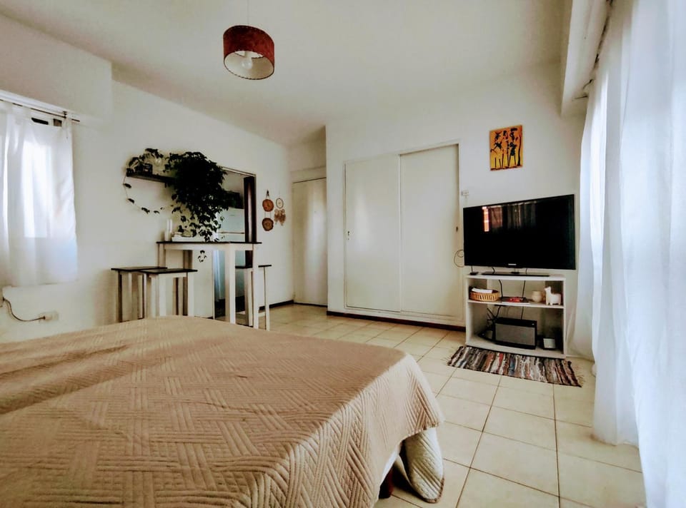 TV and multimedia, Photo of the whole room, Bedroom