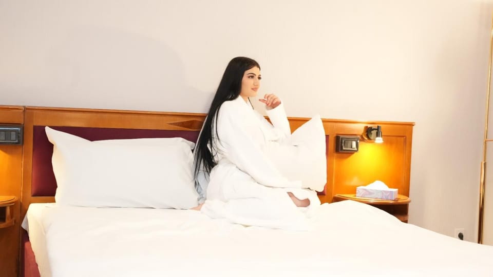 Bed, Photo of the whole room, Internal: Not applicable to any particular room