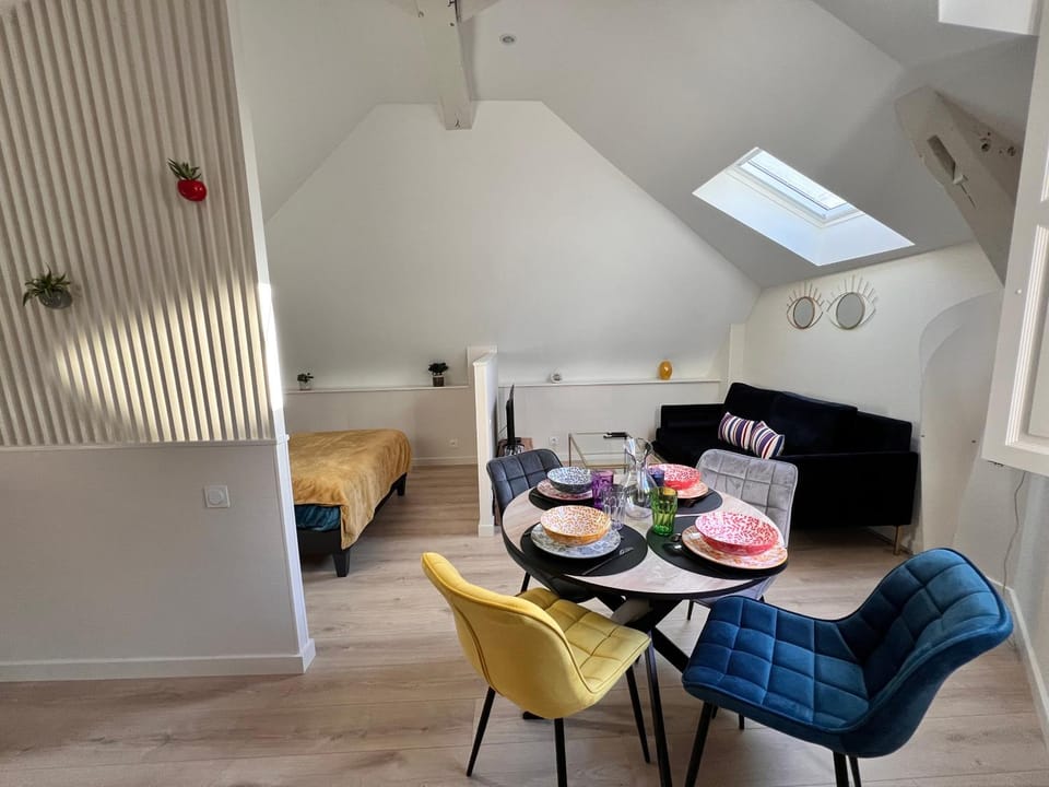 Living room, Dining area