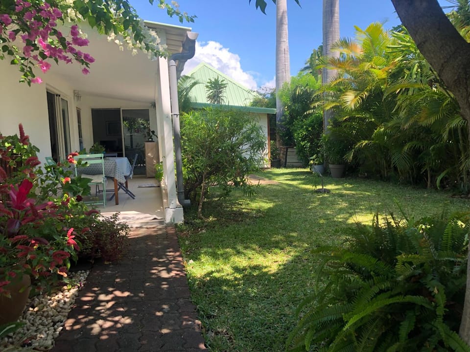 Day, Garden