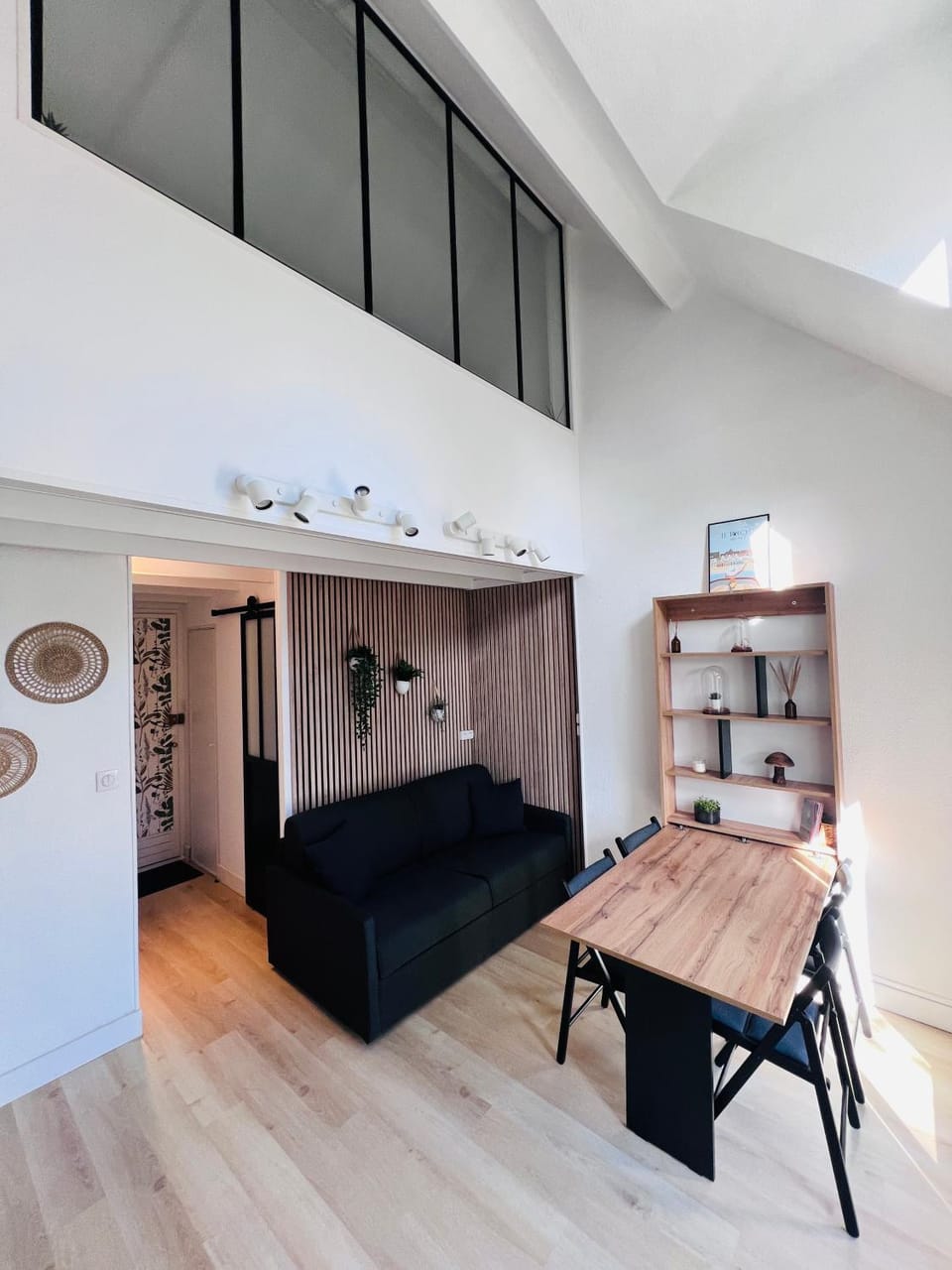 Living room, Dining area
