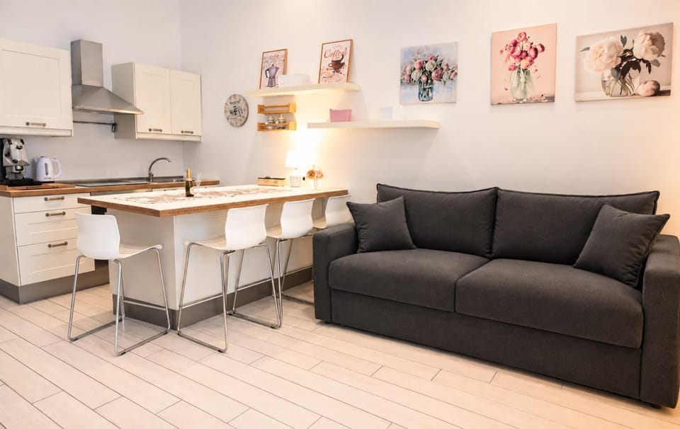 Kitchen or kitchenette, Living room