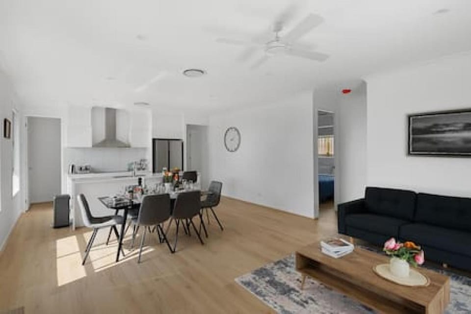 Brandnew 4BR modern family home Park Ridge House in Brisbane